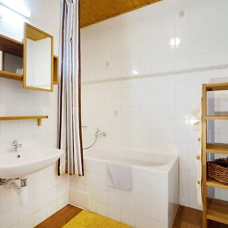 Monika Appartement *